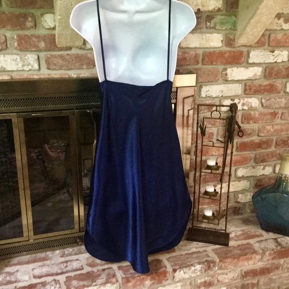 VINTAGE NAVY CINEMA EXOILE EMBROIDERED NIGHTGOWN - Picture 3 of 3